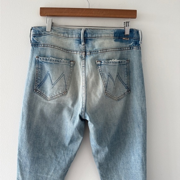 MOTHER Insider Crop Step Fray Jeans in I Confess 29 - Picture 5 of 9